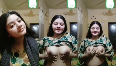 Smiling chubby Indian girl nude boobs paid live show